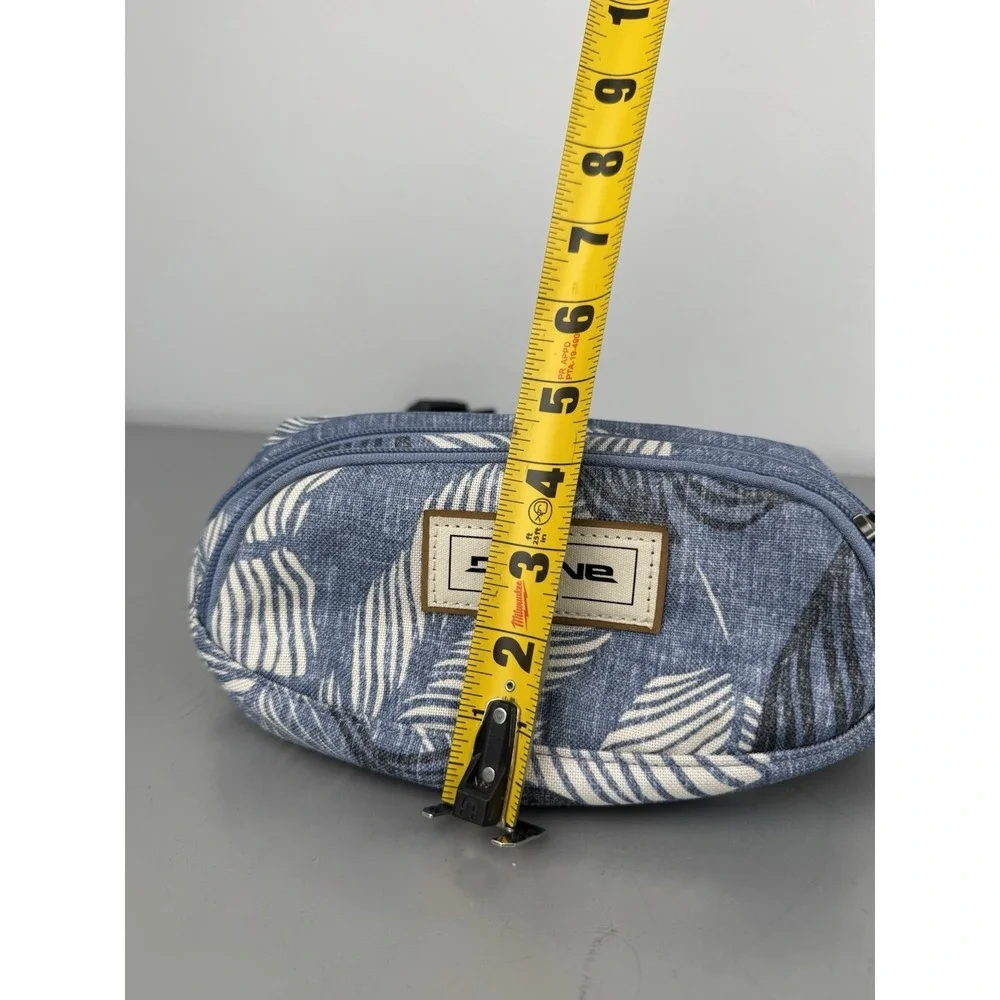Dakine blue floral
